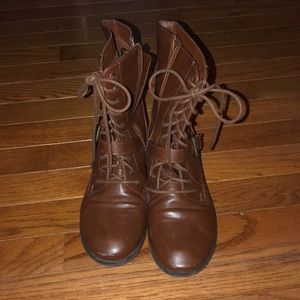 Combat boots!!